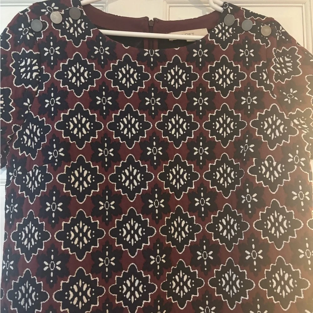 LOFT Elegant Burgandy short sleeve size 12 dress - Picture 2 of 5